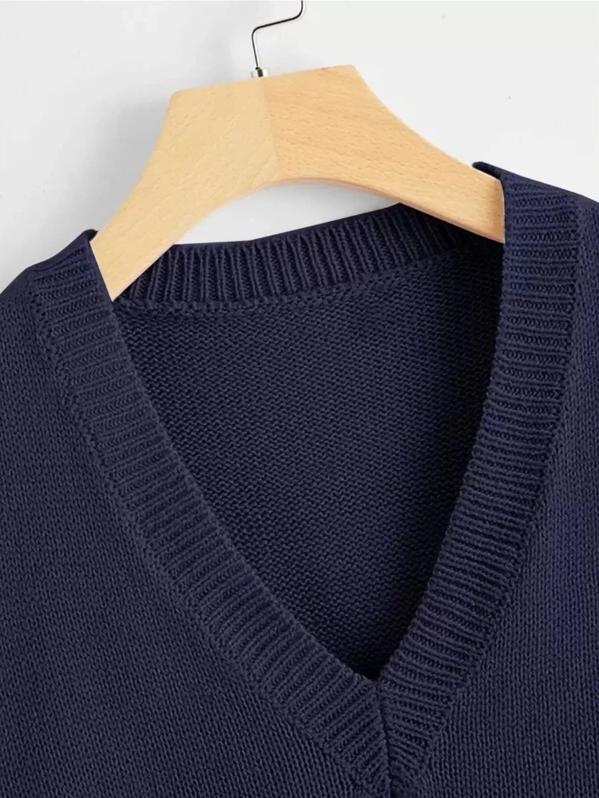 Women's V-Neck Knit Vest, Fashion Sleeveless Vest, New Early Autumn Layered Basic Solid Color Sweater Backless, Elegant Casual Chic Loose Fit Top, Comfortable Slimming Design, Knitted Vest Top