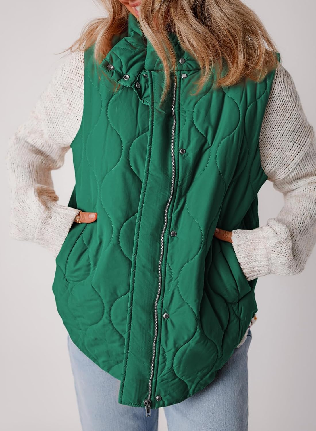 EVALESS Womens Lightweight Cropped Puffer Vest Quilted Sleeveless Jackets