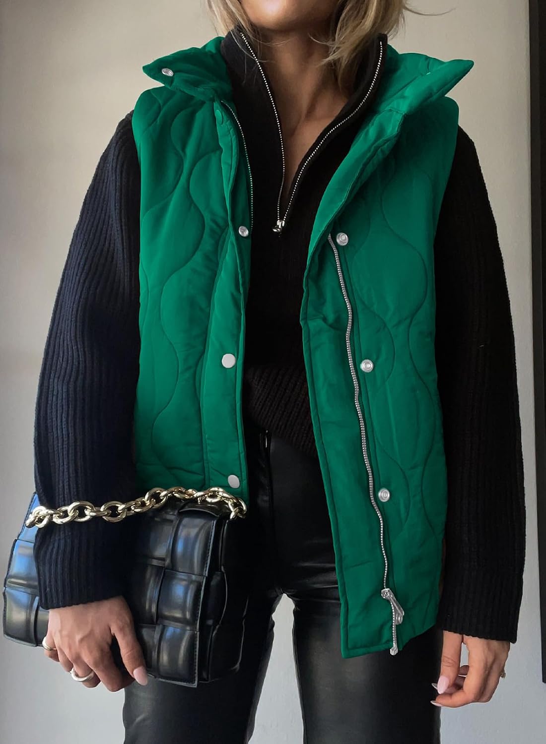 EVALESS Womens Lightweight Cropped Puffer Vest Quilted Sleeveless Jackets