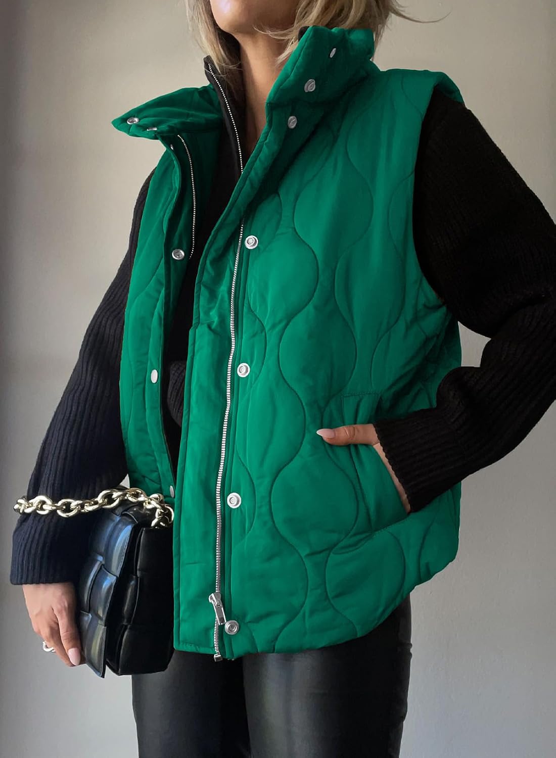 EVALESS Womens Lightweight Cropped Puffer Vest Quilted Sleeveless Jackets