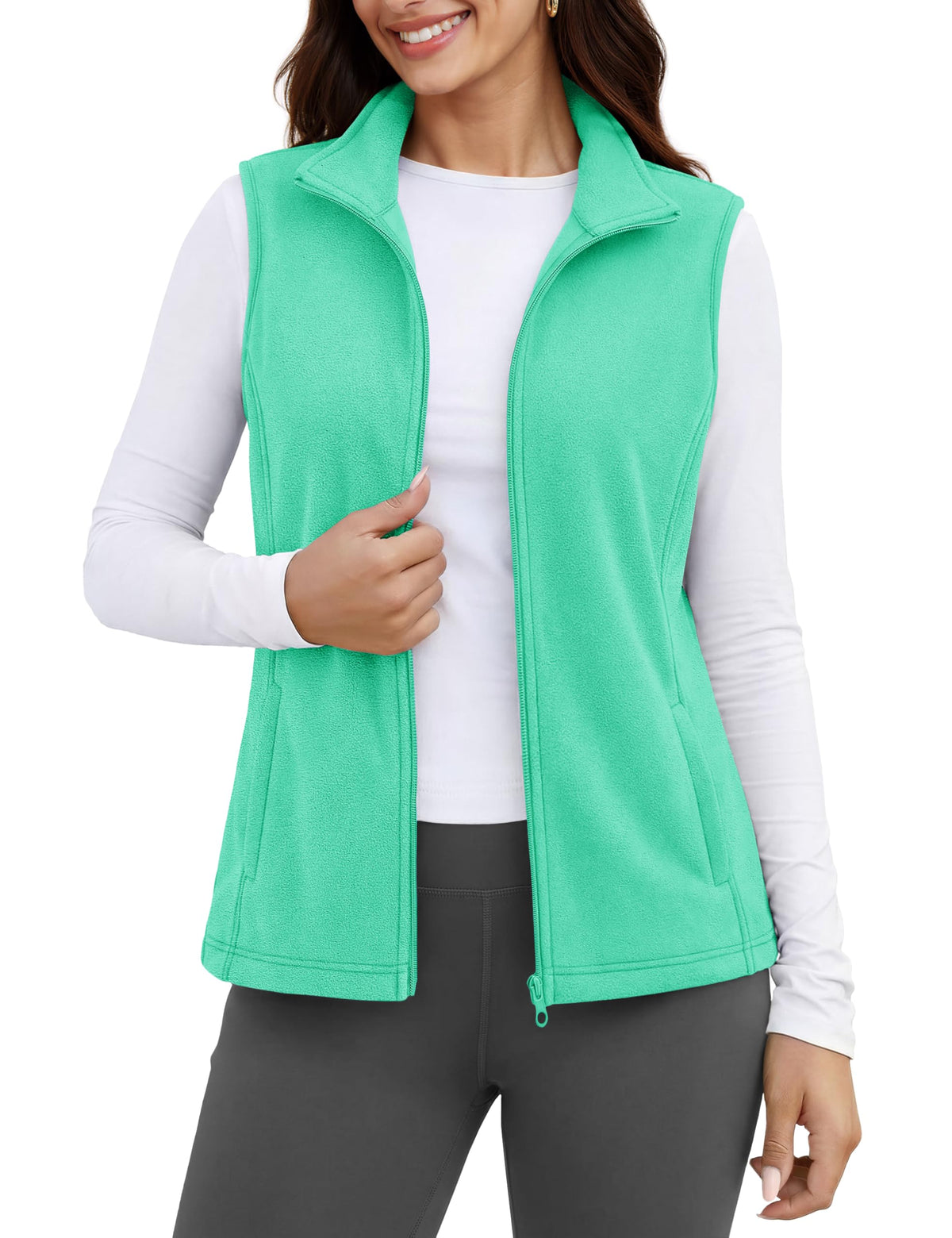MAGCOMSEN Women's Fleece Vest Outerwear Sleeveless Lightweight Zip Jackets Warm Soft Vests with Zipper Pockets