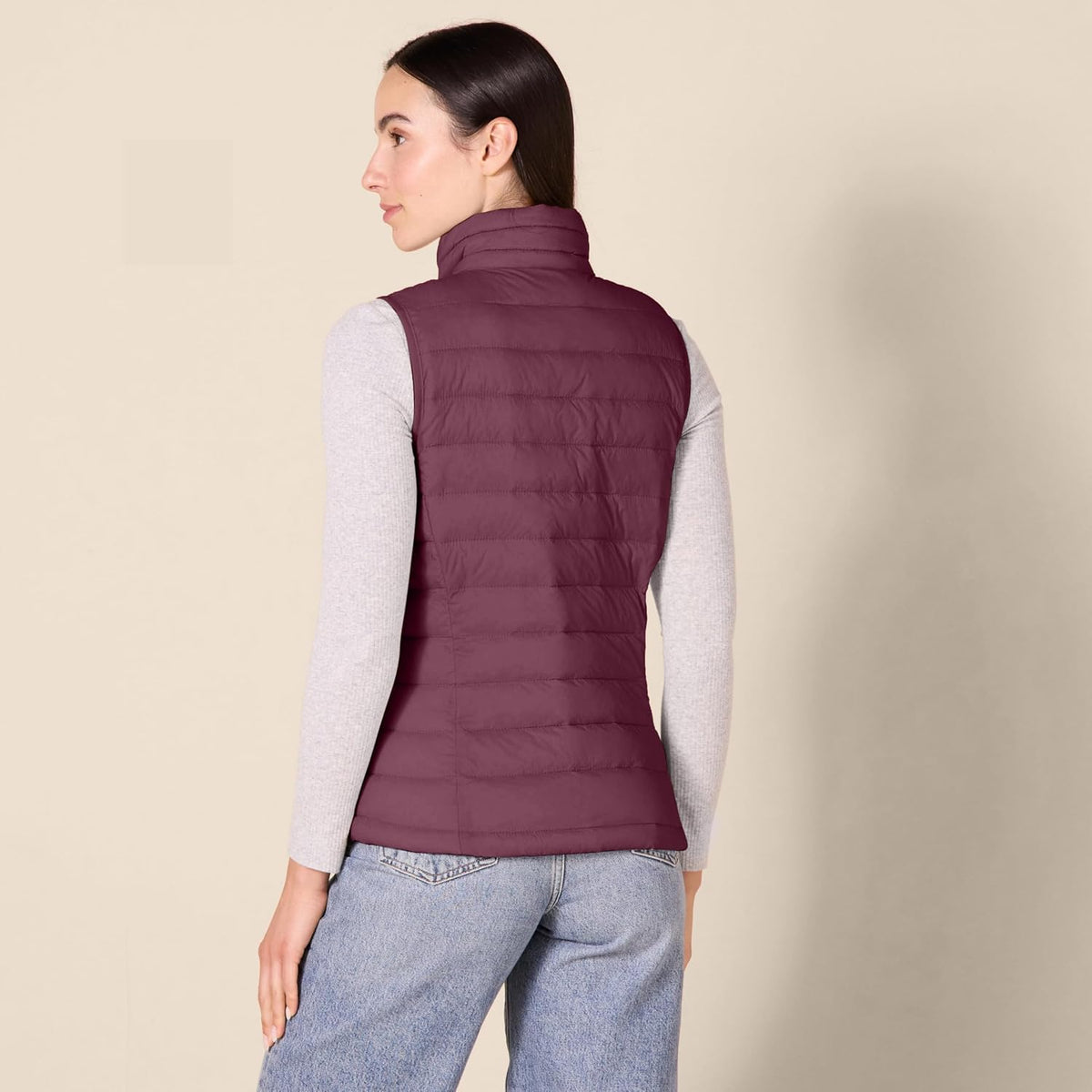 Amazon Essentials Women's Lightweight Water-Resistant Packable Puffer Vest