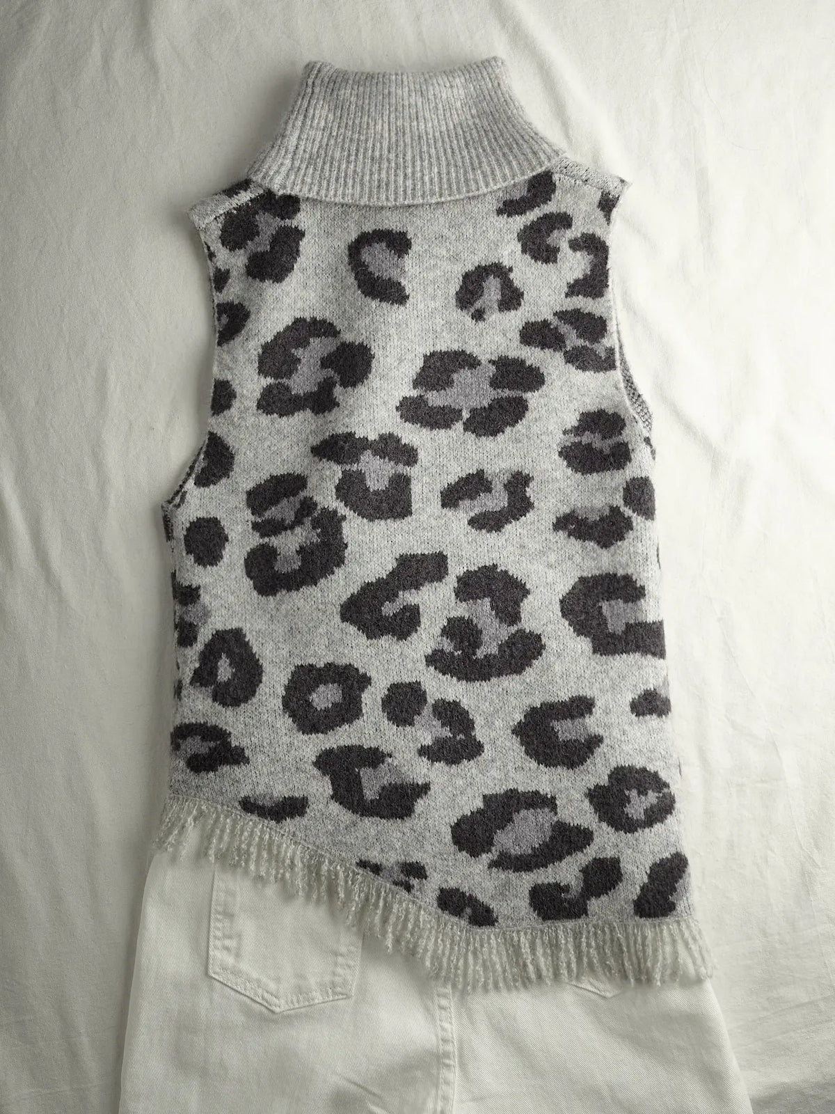 Women's Leopard Print High Neck Knit Vest, Sleeveless Asymmetrical Hem Knitted Top, Fall Winter Casual Layering Outerwear, Sleeveless Knitted Vests