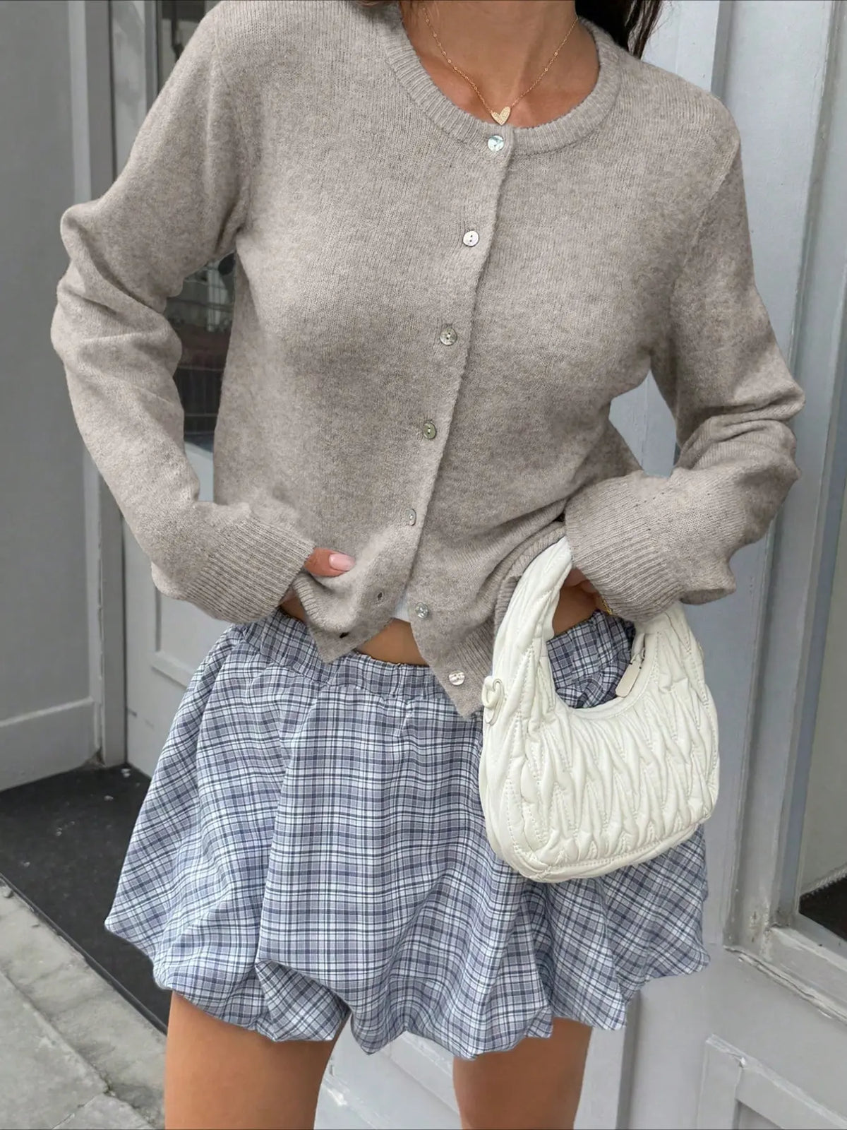 New Y2K Elegant Short Fit Knit Sweater for Women, Round Neck Button Front, Plain Surface, Spring & Fall Casual Wear, Winter Outerwear, Womenswear
